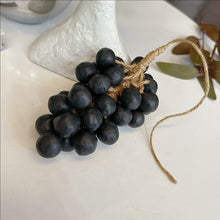 Load image into Gallery viewer, Soaprella Graperie Artisan Soaps, Grape Soap,Handmade